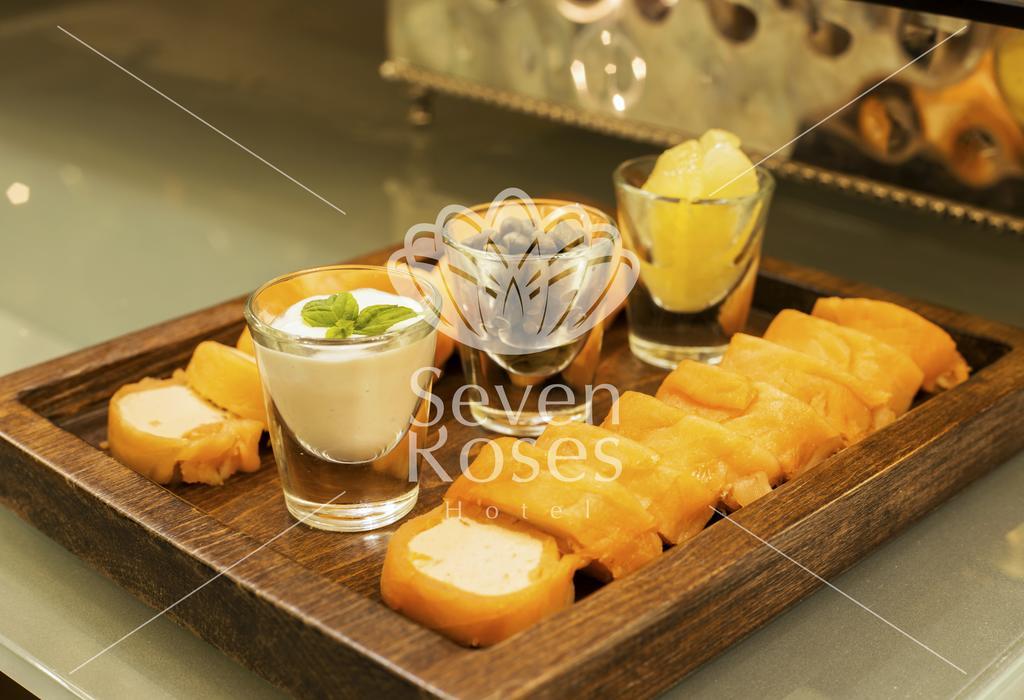 עמאן Seven Roses Hotel מראה חיצוני תמונה